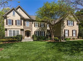 5017 Woodview Ln, Matthews, NC 28104