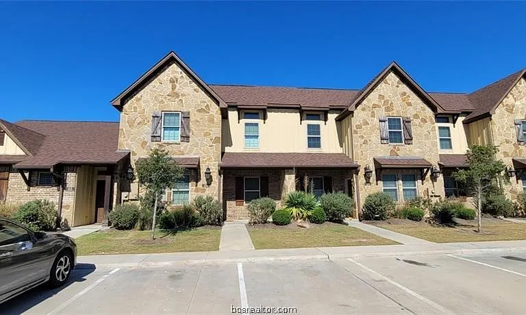 106 Knox Dr — Photo 1