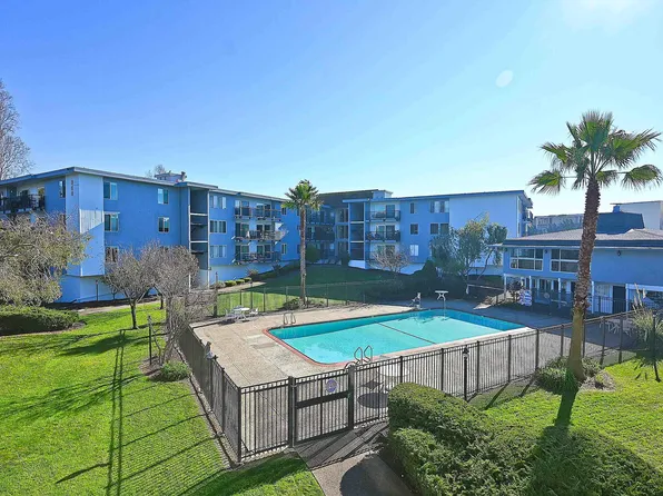 960 Shorepoint Ct APT 215, Alameda, CA 94501