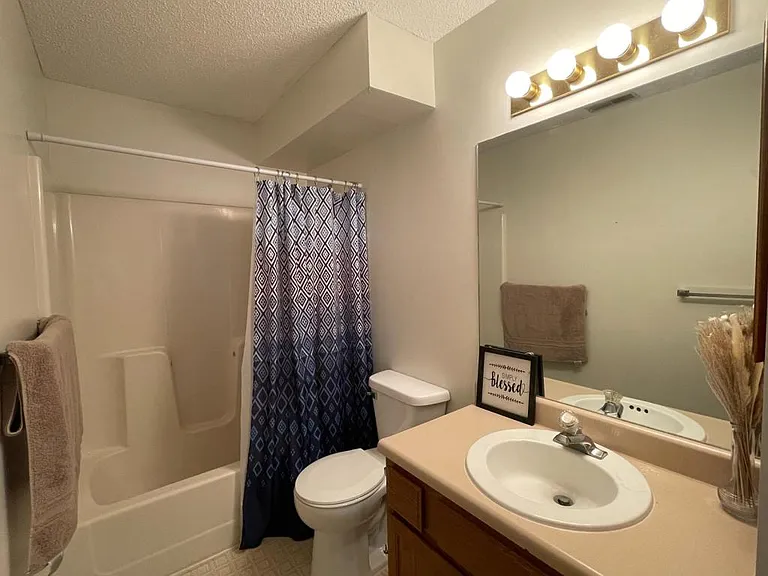 1027 H St #8 — Photo 7