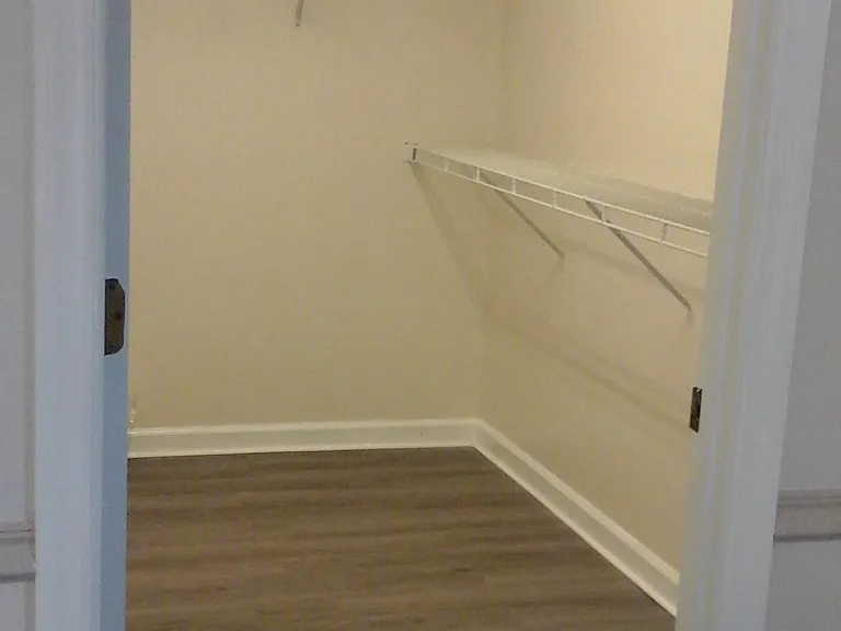2626 Oak St — Photo 10
