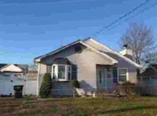 52 Pomona Blvd, Keyport, NJ 07735