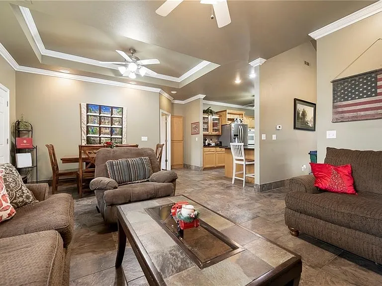 11073 Club House Pkwy — Photo 17