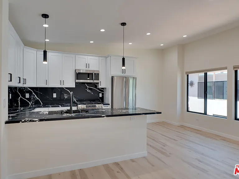 928 N San Vicente Blvd #209 — Photo 3