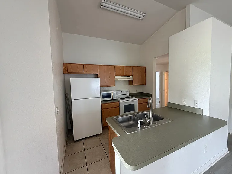 120 Eagle Point Blvd — Photo 6