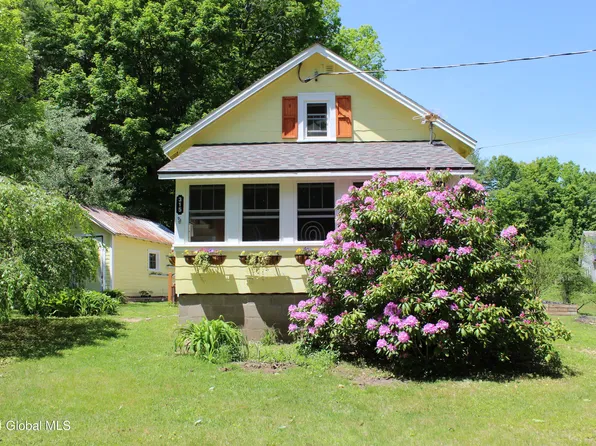 315 Vandenburgh Point Road, Gloversville, NY 12078