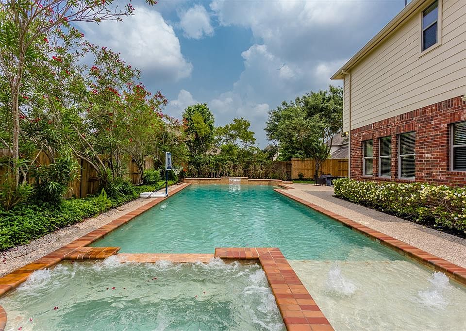 1st image of 2303 Shady Cove Ct