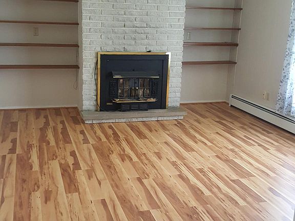 living area/dining room