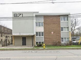 871 Adelaide St N #102, London, ON N5Y 2M2