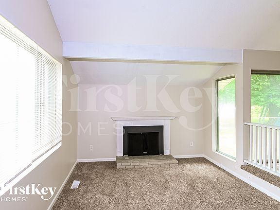 3rd image of 3710 Woodman Dr