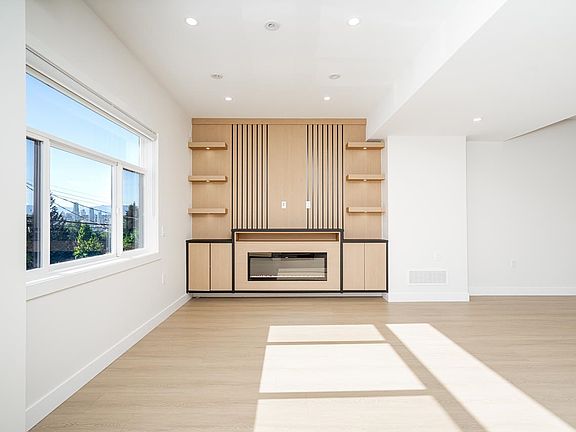5th image of 9964 120th St #101