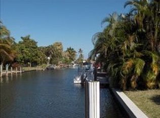 565 16th Ave S, Naples, FL 34102