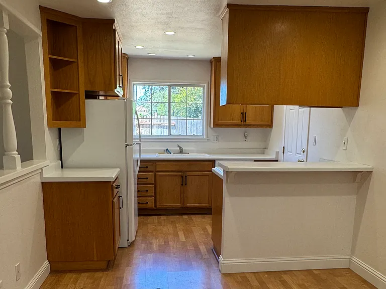 19 Bernice Ct — Photo 3