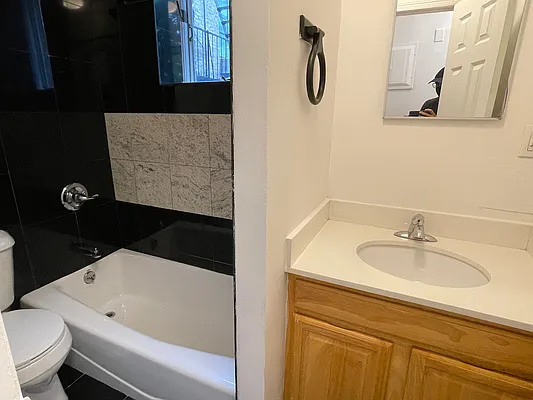 Rented by J PRESTON AND ASSOCIATES INC | media 18