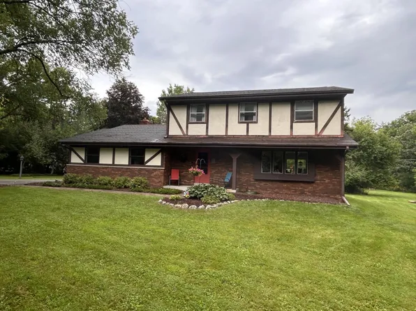W305N5690 N Stevens ROAD, Hartland, WI 53029
