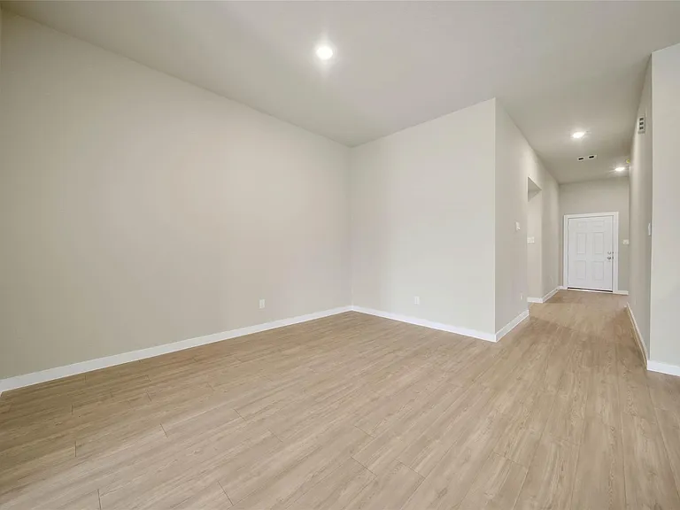1016 Brighton Orchards Ln — Photo 12