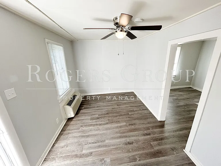 1108 Johnson St — Photo 4