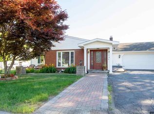 5 Moxley St, Ravena, NY 12143