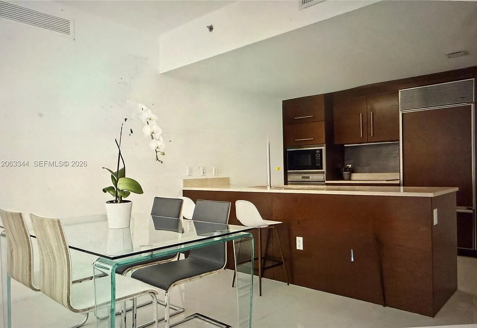 Iconbrickell Condo No 1 — Photo 1
