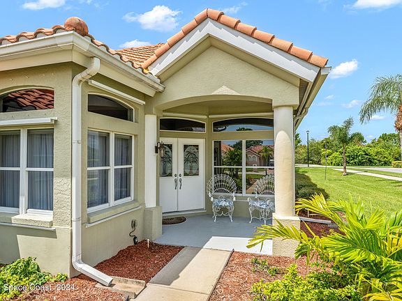 4th image of 350 Carmel Dr