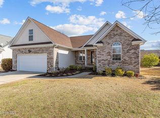 1027 Kenan Dr, Hope Mills, NC 28348