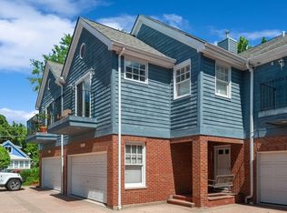 952 Deerfield Rd, Highland Park, IL 60035