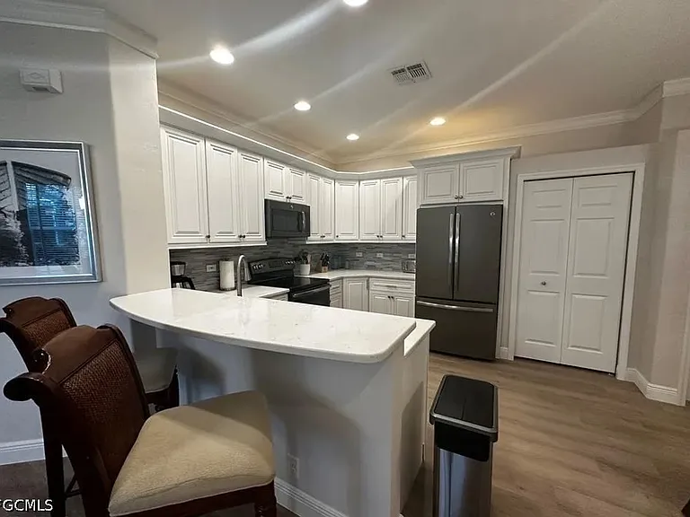 8837 E Bay Cir — Photo 6