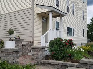 28 Lyon St, Worcester, MA 01604