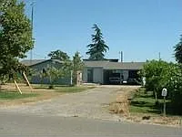 5659 W Shaw Ave photo 1