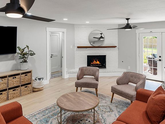 5th image of 4423 Apollo St