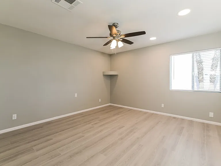 364 Toyabe St — Photo 6