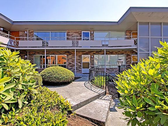 5th image of 3213 Wetmore Ave #4