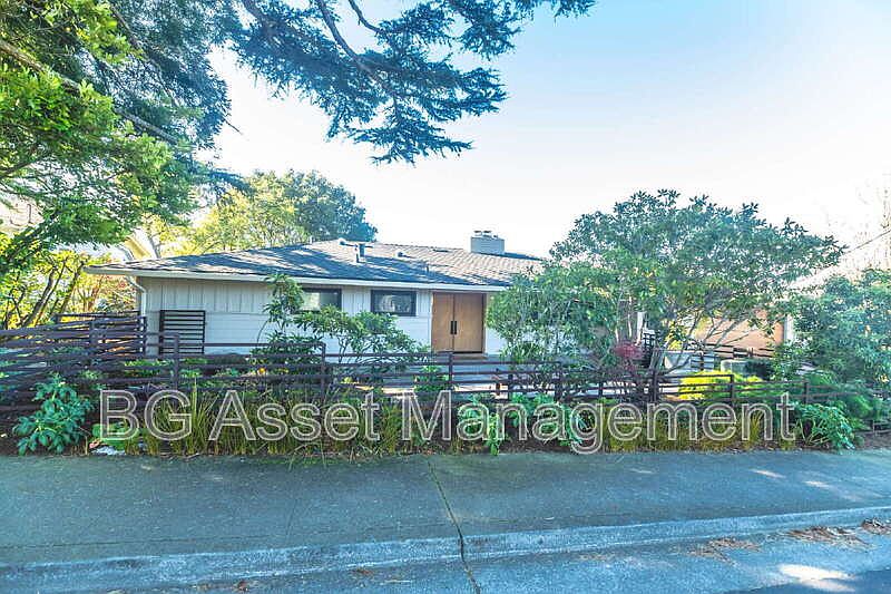 1st image of 1411 Arlington Blvd