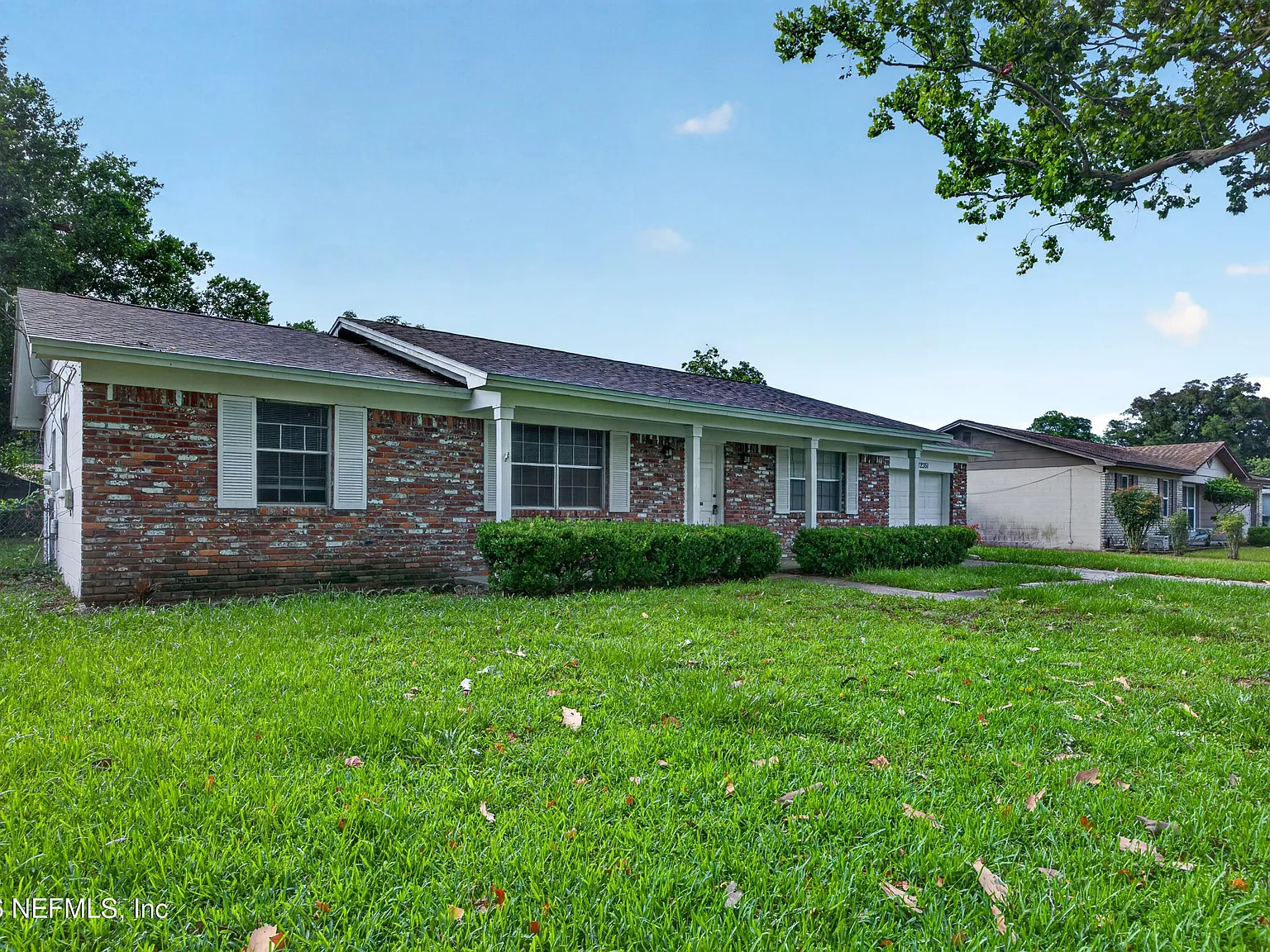 3 bed, 2.0 bath, 1212 sqft, $1,930 — Photo 2