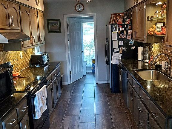 4th image of 2330 Macintosh Dr