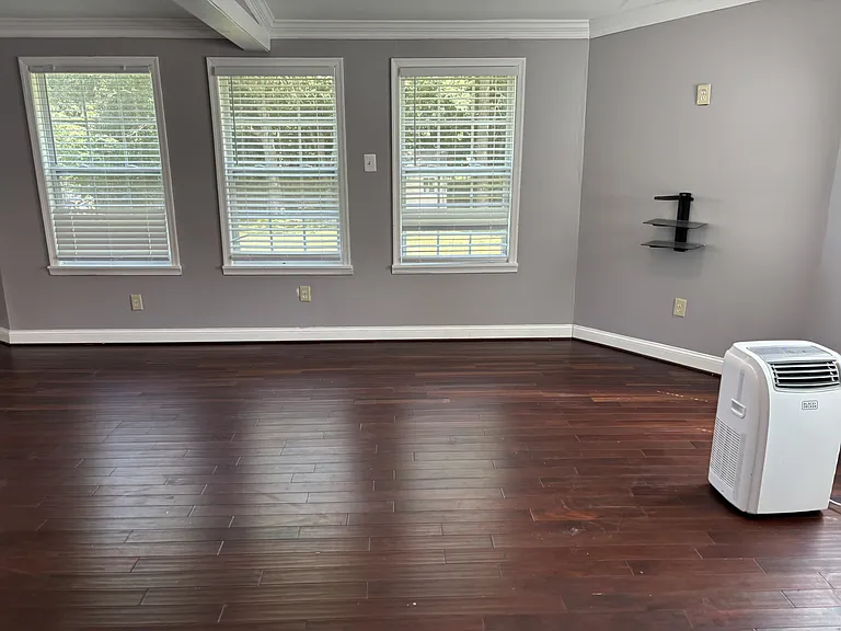 8105 Blake Ct — Photo 5