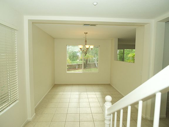 3rd image of 1575 Acacia Cir
