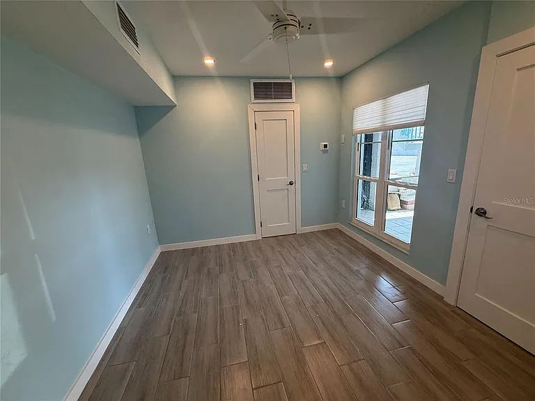 171 Medallion Blvd #B — Photo 26
