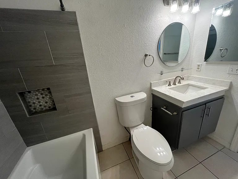 16527 Lake Brigadoon Cir — Photo 17