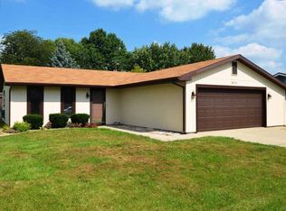 8111 Newfield Dr, Fort Wayne, IN 46815