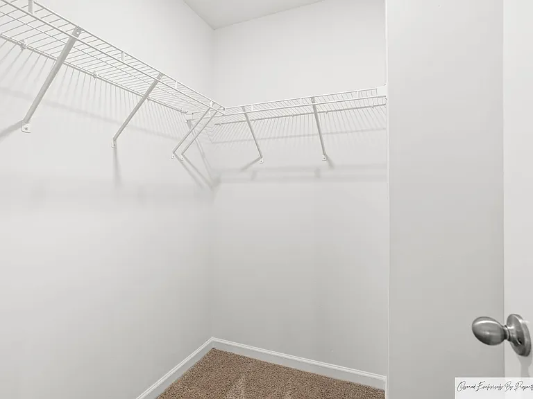 568 Stone Hollow Dr — Photo 25