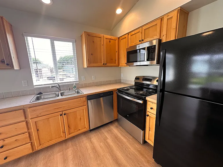 2105 E White Oak Ct #201 — Photo 29