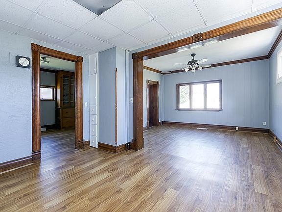 5th image of 209 Spruce St