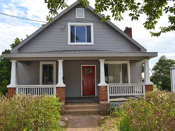 3rd image of 520 Oakley Ave