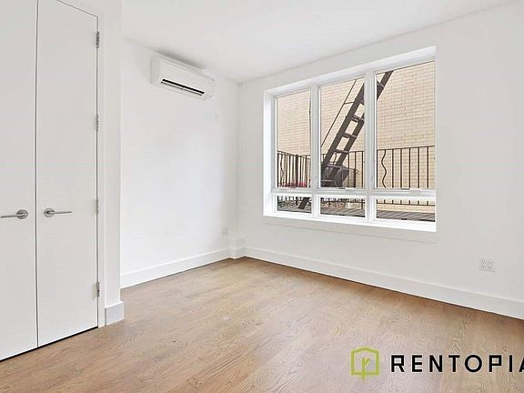 4th image of 85 Montrose Ave #2S