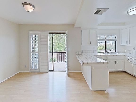 5th image of 22525 Sherman Way Unit 807