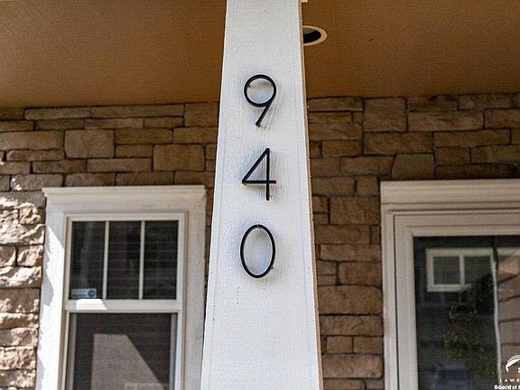 940  Anna Tappan Lawrence, KS listing photo #2