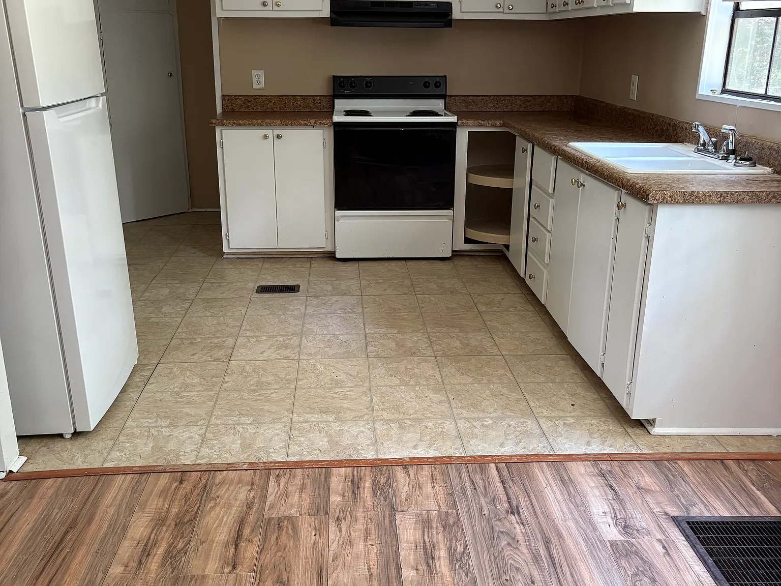 4 bed, 1536 sqft, $1,300 — Photo 1