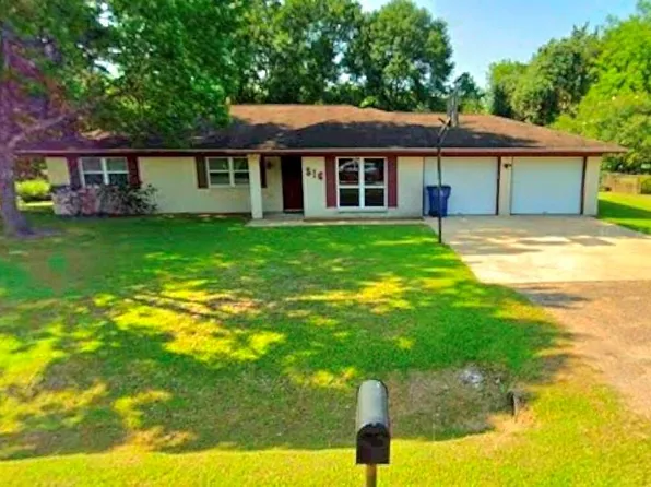 516 Dwyer St, Angleton, TX 77515
