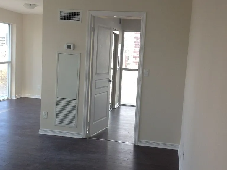 352 Front St W #709 — Photo 14